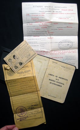 Item #028836 1942 Libreta De Inscripcion En El Registro Nacional De Extranjeros. Mexico - 20th...