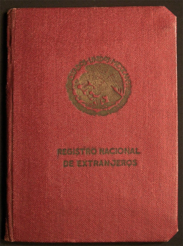 Item #028837 1942 Libreta De Inscripcion En El Registro Nacional De Extranjeros. Mexico - 20th Century - Passport.