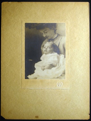 Circa 1910 Cabinet Card Photograph of Woman and Child from the Studio of Paul R. Morrison, Americana - Photography - Cabinet.