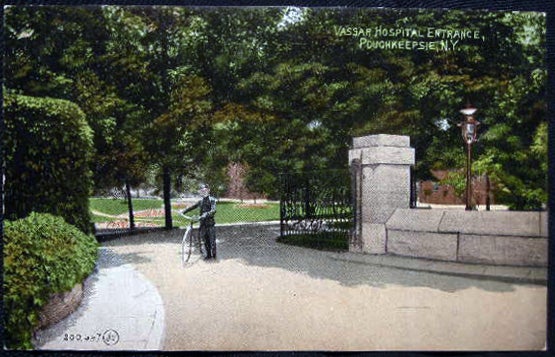 Item #25665 Circa 1909 Postcard Vassar College Hospital Entrance, Poughkeepsie, N.Y. Americana - Vassar College.
